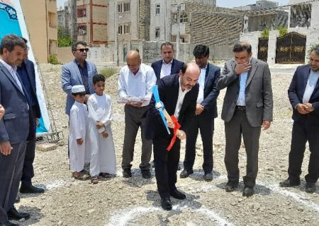 با حضور استاندار هرمزگان انجام شد؛آیین کلنگ زنی مدرسه ۱۲ کلاسه در شهرک سجادیه شهرستان بندرعباس