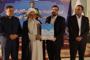 مدیرکل نوسازی مدارس استان هرمزگان در آیین‌بهره برداری از دبیرستان آفتاب ( ابن سینا ) و نکوداشت محصلین ادوار مدرسه ابن‌ سینا‌؛ دبیرستان آفتاب به یک‌بنای هویت بخش تبدیل شده است