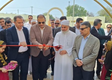 همزمان با هفته دولت انجام شد؛ بهره برداری از مدرسه فاطمیه بندرلنگه