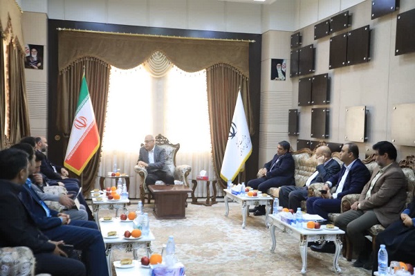 معاون وزیر و رییس سازمان نوسازی، توسعه و تجهیزات مدارس کشور در نشست با استاندار هرمزگان: نوسازی و تجهیز مدارس با مشارکت خیرین و فعالان اقتصادی شتاب می‌گیرد