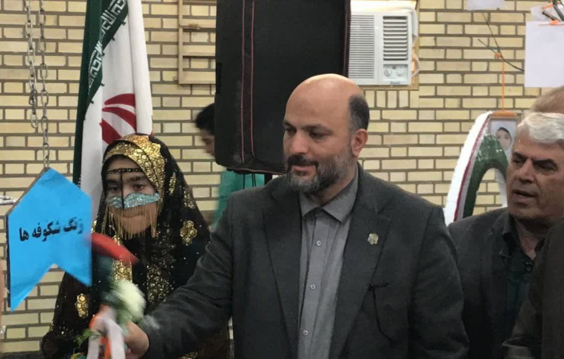 معاون وزیر آموزش و پرورش در آیین «جشن شکوفهها» در بندرعباس: لبخند دانشآموزان، بزرگترین انگیزه ما برای خدمت است