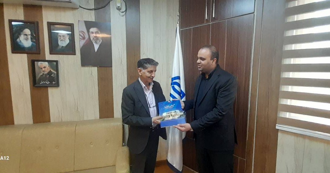 برگزاری آیین تجلیل از ایثارگران و خانواده شهید در نوسازی مدارس هرمزگان
